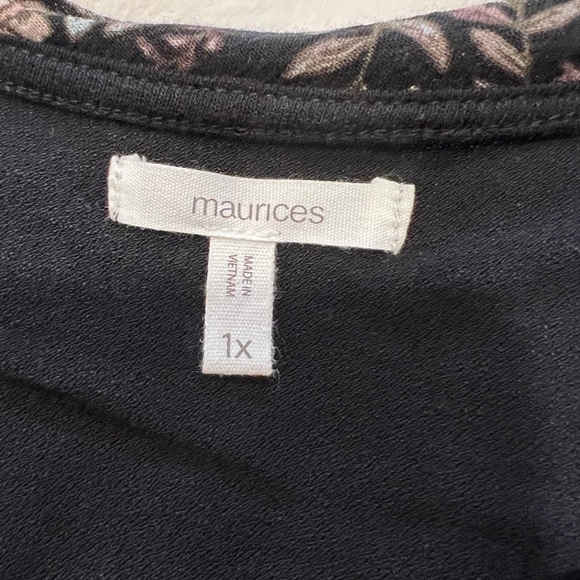 Maurices plus black flower flutter sleeve top - Picture 3 of 8